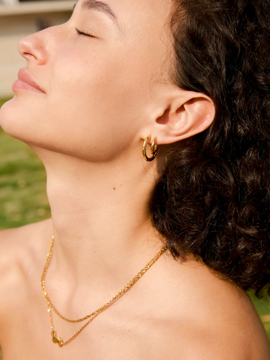 15mm Textured Hoops Mini Ohrringe - Image 3