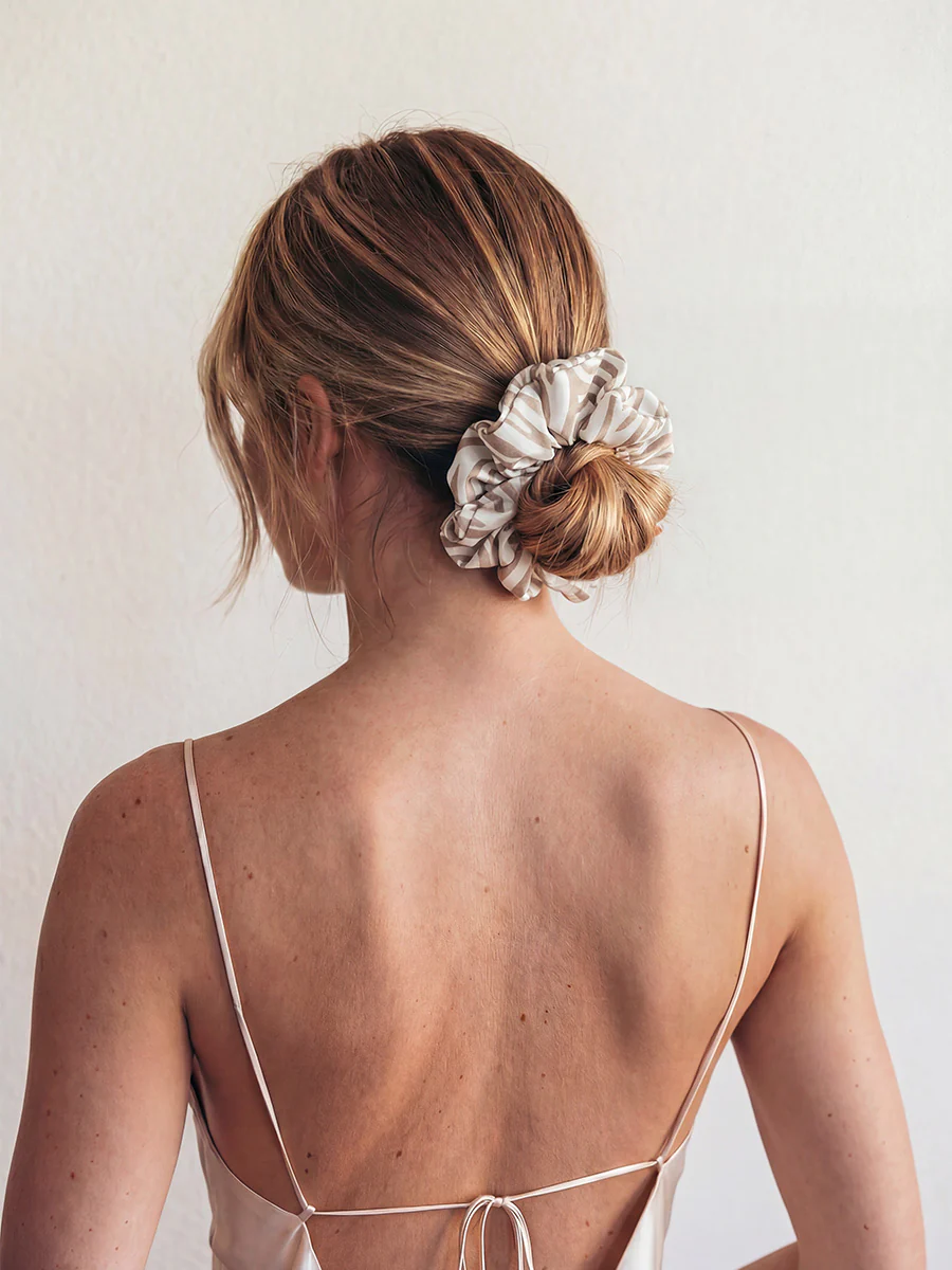 Beachy Vibe Scrunchie Light Brown - Image 3