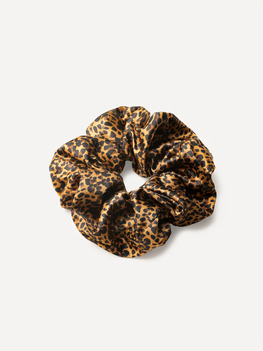 Chic Beauty Leopard Scrunchie
