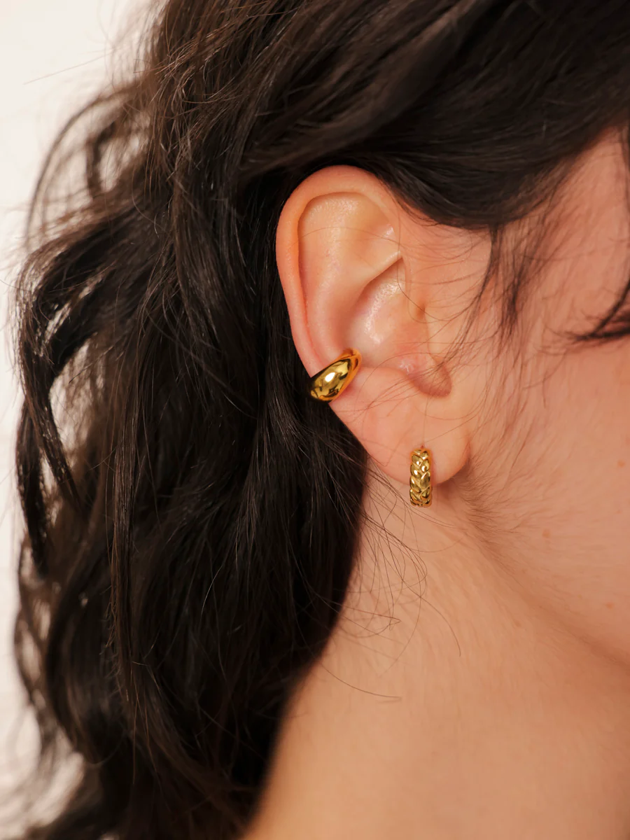 Chic Harmony Earcuff - Image 2