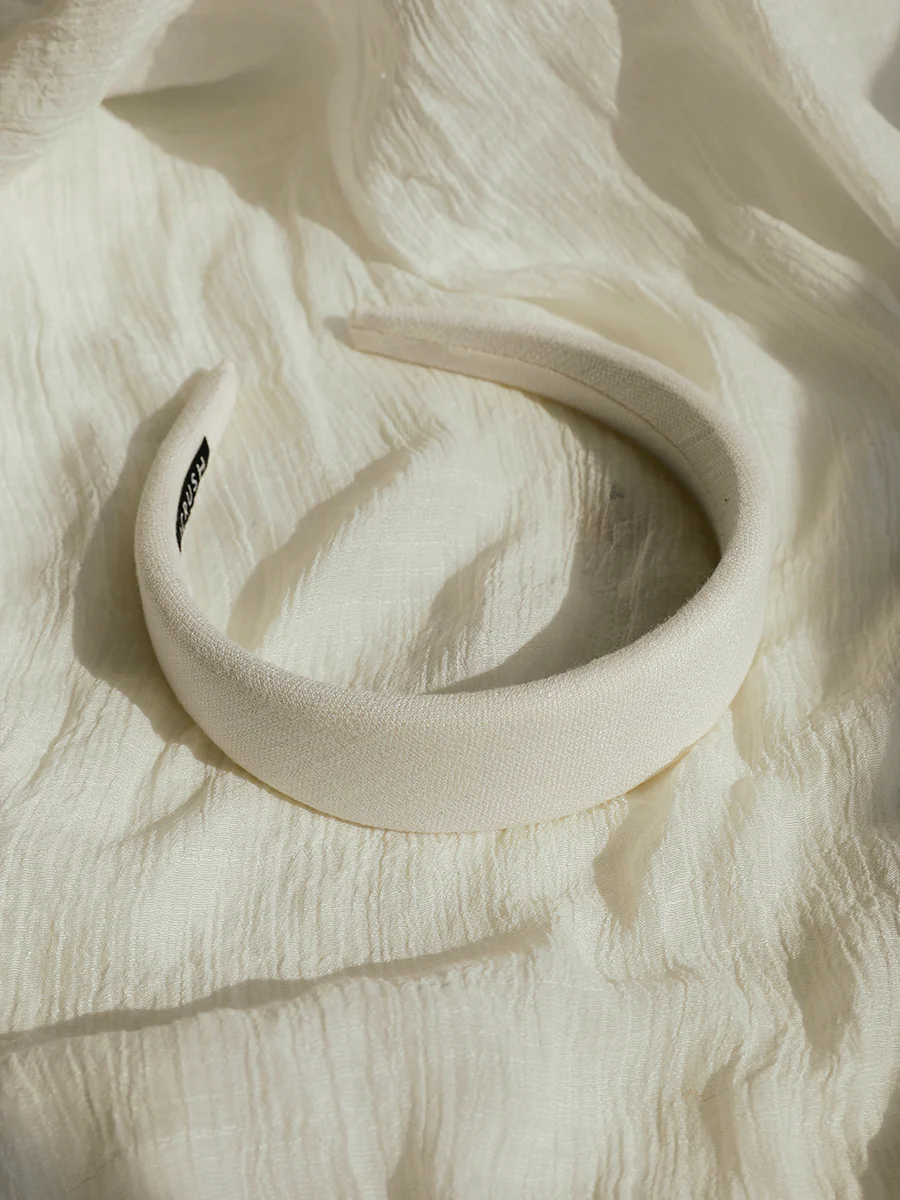 Elegant White Haarreif - Image 2