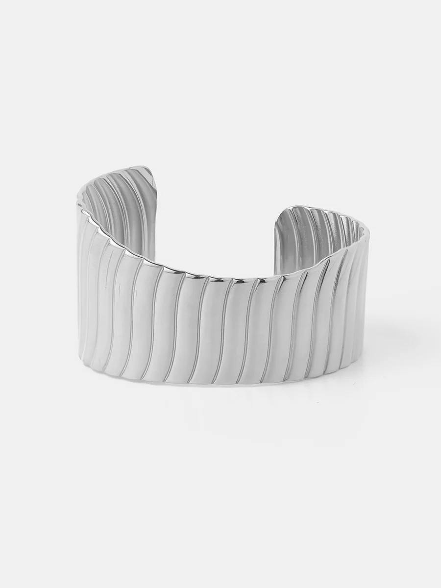 Fluid Ripple Armcuff - Image 12