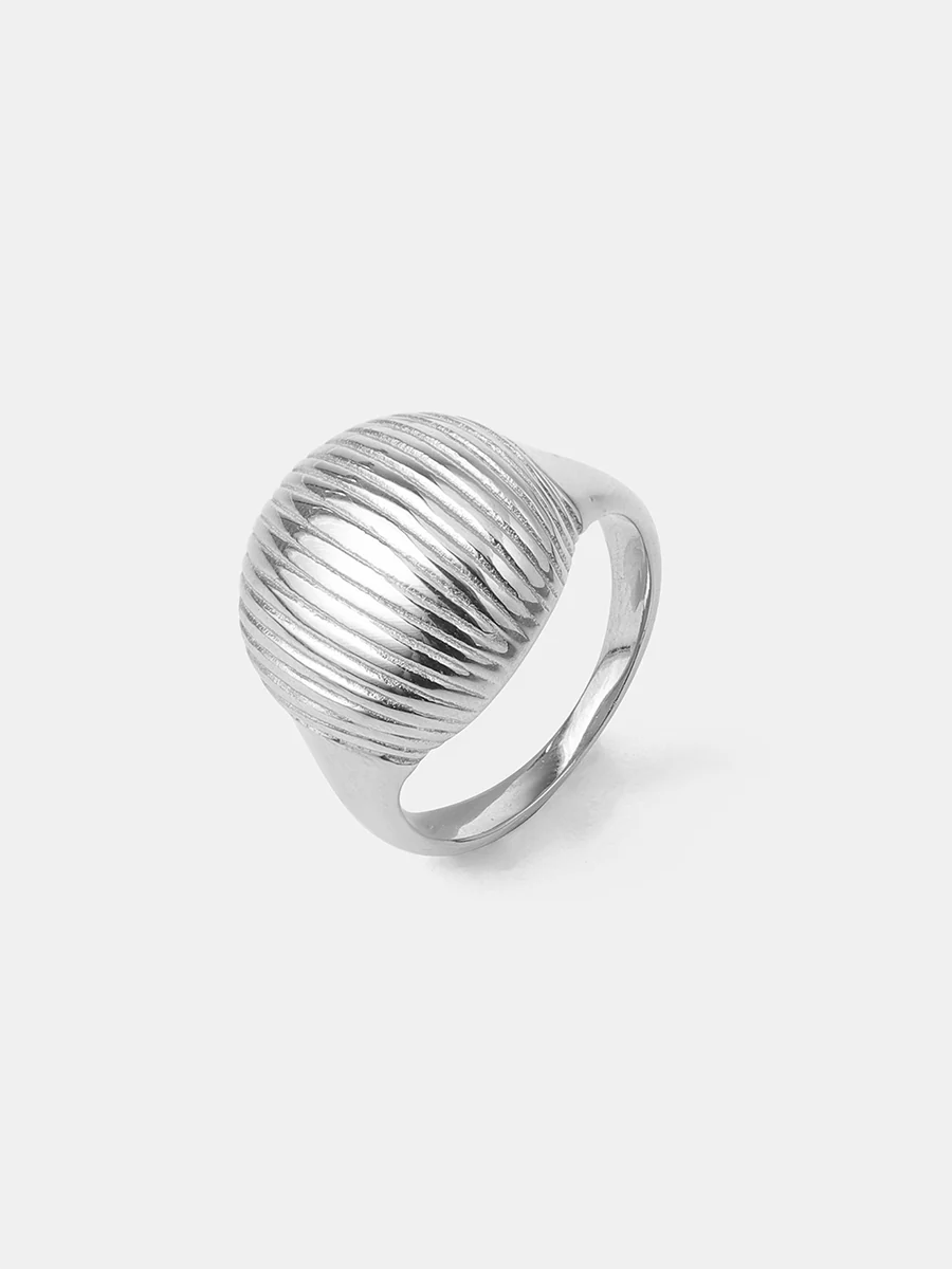 Sculpted Shine Ring - Image 4