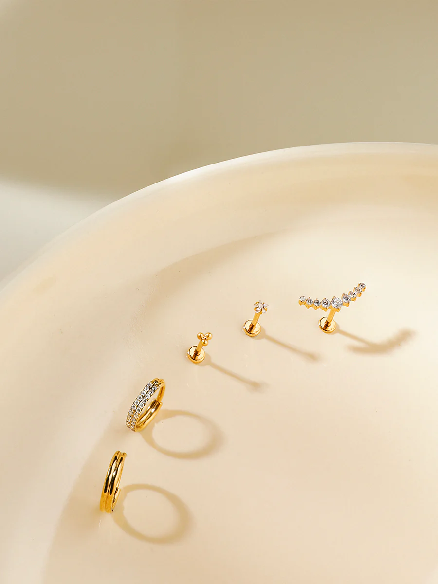 Sparkling Curves Titan Piercing - Image 4